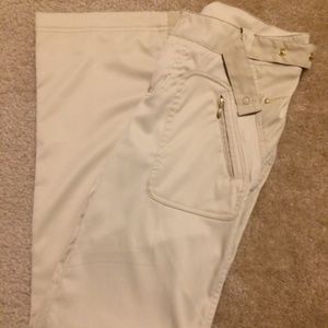 Nike Women’s Exquisitely Designed Casual Wear Pant